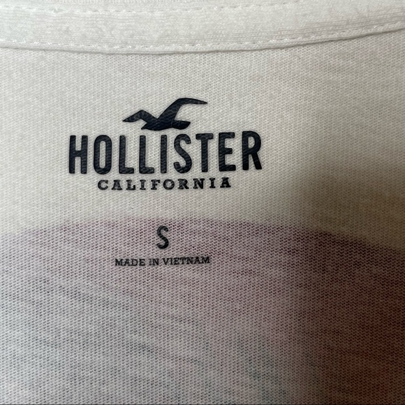 HOLLISTER Cropped Graphic Tee - Picture 3 of 5